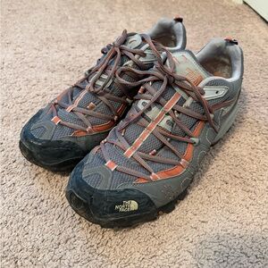 Men’s The North Face Gore-Tex Shoes size 11